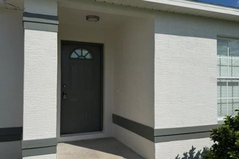 Villa ou maison à louer à Spring Hill, Floride: 3 chambres, 144.83 m2 № 2378203 - photo 10