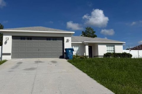 Villa ou maison à louer à Spring Hill, Floride: 3 chambres, 144.83 m2 № 2378203 - photo 4