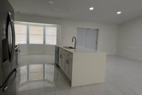 Villa ou maison à louer à Spring Hill, Floride: 3 chambres, 144.83 m2 № 2378203 - photo 8