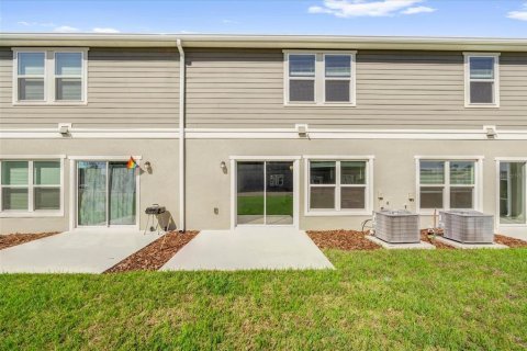 Townhouse in Lake Wales, Florida 3 bedrooms, 135.92 sq.m. № 1547070 - photo 16