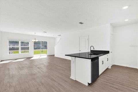 Touwnhouse à vendre à Lake Wales, Floride: 3 chambres, 135.92 m2 № 1547070 - photo 6