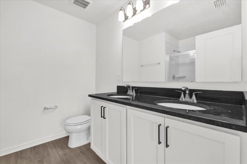 Townhouse in Lake Wales, Florida 3 bedrooms, 135.92 sq.m. № 1547070 - photo 10