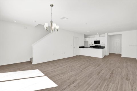Townhouse in Lake Wales, Florida 3 bedrooms, 135.92 sq.m. № 1547070 - photo 7
