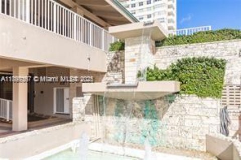 Condominio en venta en Hallandale Beach, Florida, 1 dormitorio, 80.82 m2 № 2021379 - foto 18