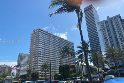 Condominio en Hallandale Beach, Florida, 1 dormitorio  № 2021379
