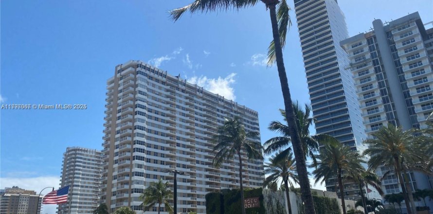 Condominio en Hallandale Beach, Florida, 1 dormitorio  № 2021379