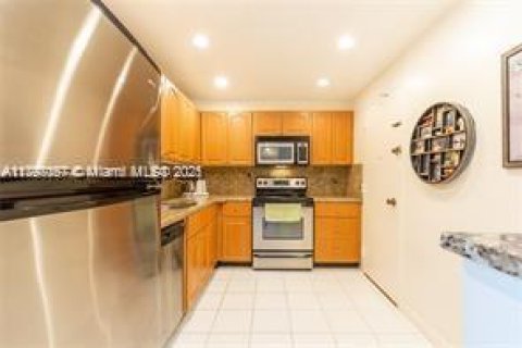 Condominio en venta en Hallandale Beach, Florida, 1 dormitorio, 80.82 m2 № 2021379 - foto 8