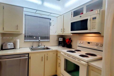 Copropriété à vendre à Sunrise, Floride: 2 chambres, 78.97 m2 № 2005471 - photo 8