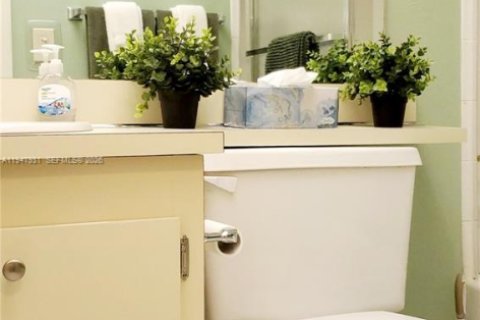 Copropriété à vendre à Sunrise, Floride: 2 chambres, 78.97 m2 № 2005471 - photo 14