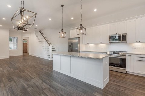 Touwnhouse à louer à Tampa, Floride: 3 chambres, 203.08 m2 № 2423823 - photo 12
