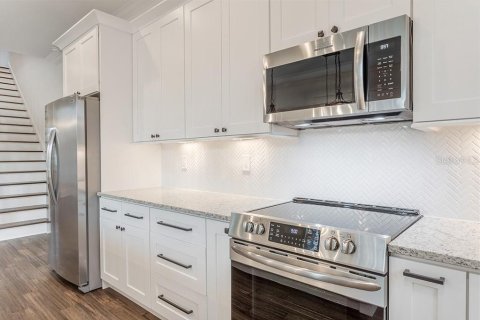 Touwnhouse à louer à Tampa, Floride: 3 chambres, 203.08 m2 № 2423823 - photo 15