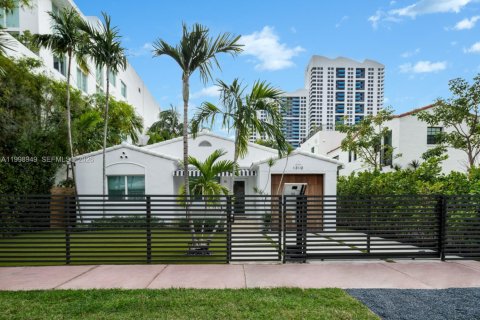 Casa en alquiler en Miami Beach, Florida, 4 dormitorios, 205.69 m2 № 2060978 - foto 5