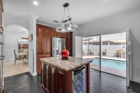 Купить виллу или дом в Майами, Флорида 6 спален, 285.67м2, № 1961345 - фото 12