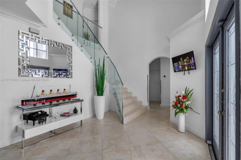 Купить виллу или дом в Майами, Флорида 6 спален, 285.67м2, № 1961345 - фото 5