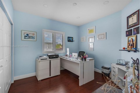 Купить виллу или дом в Майами, Флорида 6 спален, 285.67м2, № 1961345 - фото 28