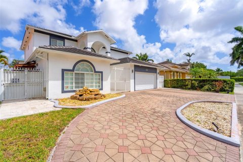 Купить виллу или дом в Майами, Флорида 6 спален, 285.67м2, № 1961345 - фото 3