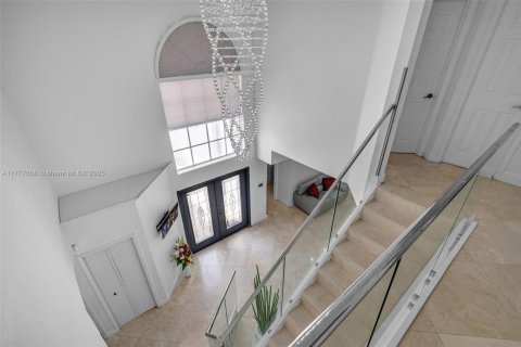 Купить виллу или дом в Майами, Флорида 6 спален, 285.67м2, № 1961345 - фото 7