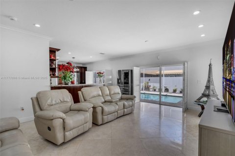 Купить виллу или дом в Майами, Флорида 6 спален, 285.67м2, № 1961345 - фото 15