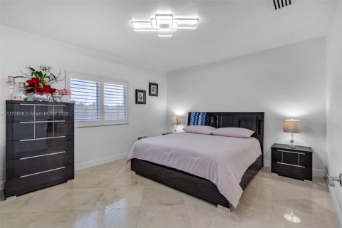 Купить виллу или дом в Майами, Флорида 6 спален, 285.67м2, № 1961345 - фото 17