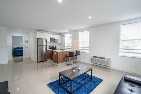 Снять в аренду квартиру в Майами-Бич, Флорида 1 спальня, 37.16м2, № 1941827 - фото 5