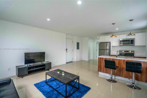 Снять в аренду квартиру в Майами-Бич, Флорида 1 спальня, 37.16м2, № 1941827 - фото 7