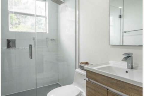 Снять в аренду квартиру в Майами-Бич, Флорида 1 спальня, 37.16м2, № 1941827 - фото 8