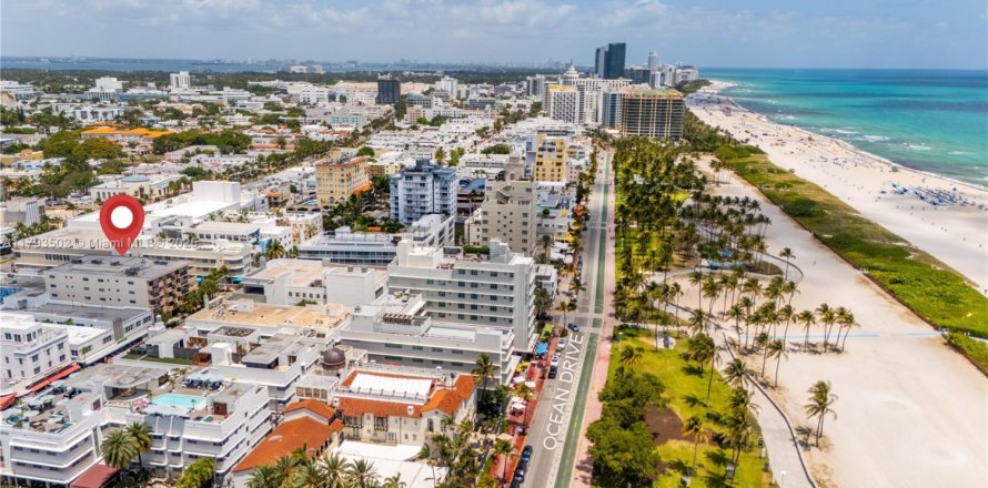 Condominio en Miami Beach, Florida, 1 dormitorio № 1860864