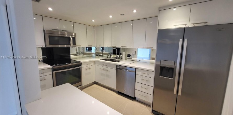 Condo in Miami, Florida, 2 bedrooms № 1867176