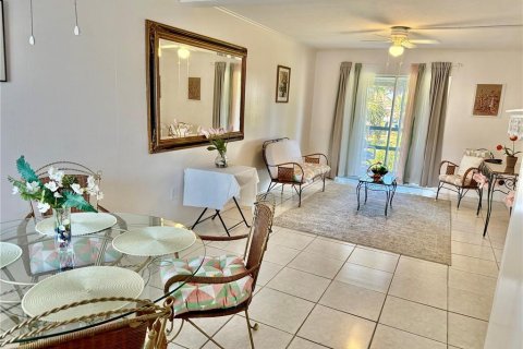 Copropriété à vendre à Bradenton, Floride: 2 chambres, 78.04 m2 № 2148095 - photo 4