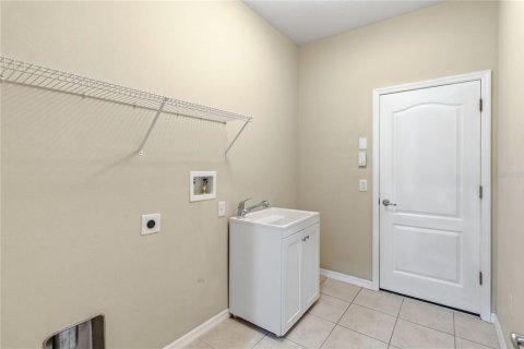 Casa en venta en Apopka, Florida, 4 dormitorios, 260.78 m2 № 2138175 - foto 25