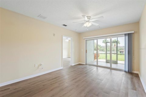 Condo in Palm Coast, Florida, 2 bedrooms  № 1542870 - photo 17