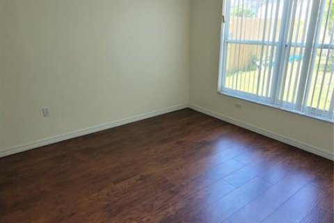House in Davenport, Florida 4 bedrooms, 154.12 sq.m. № 1906109 - photo 7