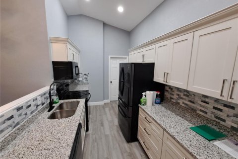 House in Englewood, Florida 3 bedrooms, 170.38 sq.m. № 2093445 - photo 18
