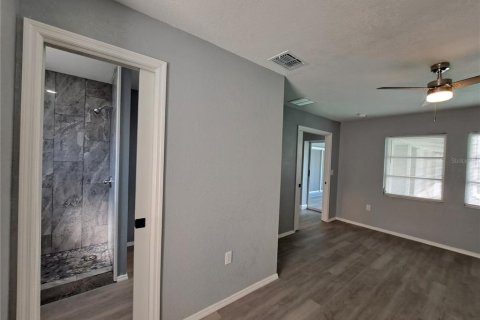 House in Englewood, Florida 3 bedrooms, 170.38 sq.m. № 2093445 - photo 24