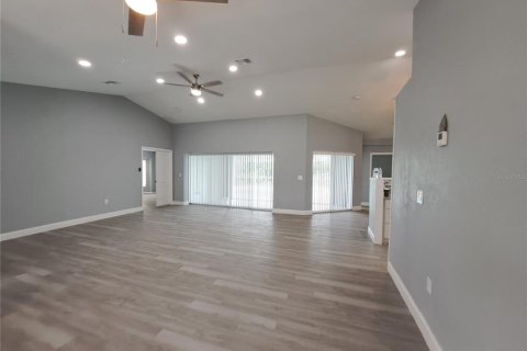 House in Englewood, Florida 3 bedrooms, 170.38 sq.m. № 2093445 - photo 12