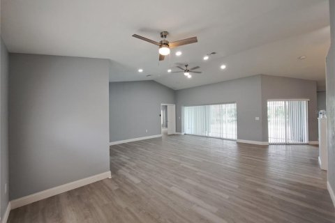 House in Englewood, Florida 3 bedrooms, 170.38 sq.m. № 2093445 - photo 10