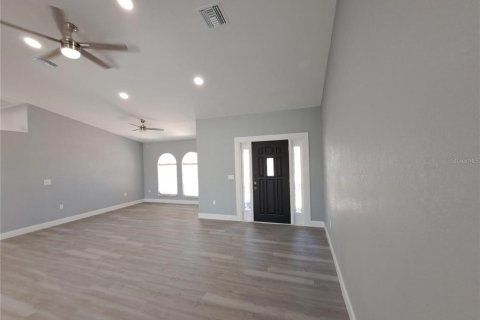 House in Englewood, Florida 3 bedrooms, 170.38 sq.m. № 2093445 - photo 11