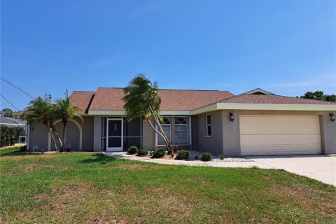 House in Englewood, Florida 3 bedrooms, 170.38 sq.m. № 2093445 - photo 4