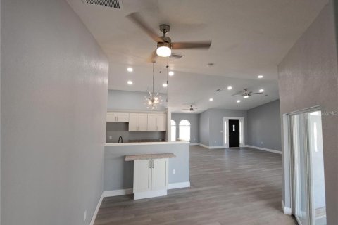 House in Englewood, Florida 3 bedrooms, 170.38 sq.m. № 2093445 - photo 30