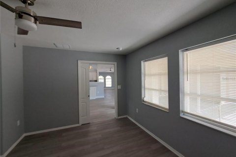 House in Englewood, Florida 3 bedrooms, 170.38 sq.m. № 2093445 - photo 27