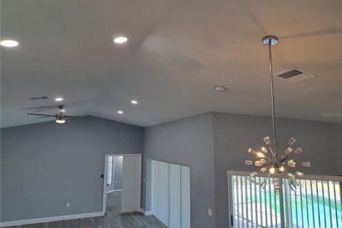 House in Englewood, Florida 3 bedrooms, 170.38 sq.m. № 2093445 - photo 13