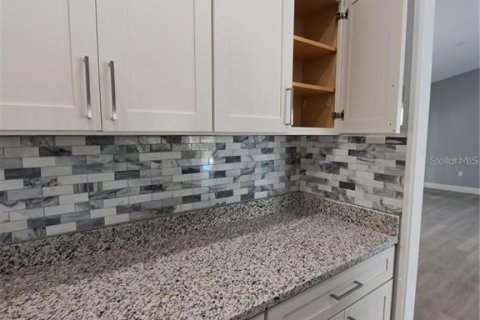 House in Englewood, Florida 3 bedrooms, 170.38 sq.m. № 2093445 - photo 17