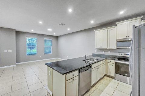 Touwnhouse à louer à Kissimmee, Floride: 3 chambres, 141.95 m2 № 2284235 - photo 8