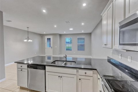 Touwnhouse à louer à Kissimmee, Floride: 3 chambres, 141.95 m2 № 2284235 - photo 10