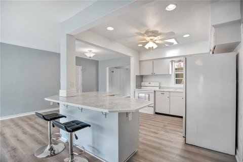 Casa en venta en Orlando, Florida, 4 dormitorios, 141.58 m2 № 2426990 - foto 11