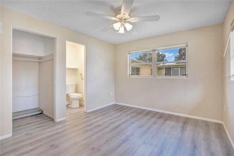 Casa en venta en Orlando, Florida, 4 dormitorios, 141.58 m2 № 2426990 - foto 21