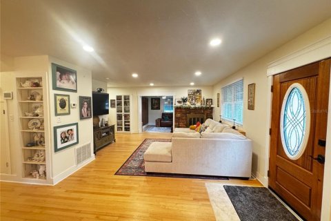 Casa en venta en Lake Mary, Florida, 4 dormitorios, 185.43 m2 № 1904198 - foto 4