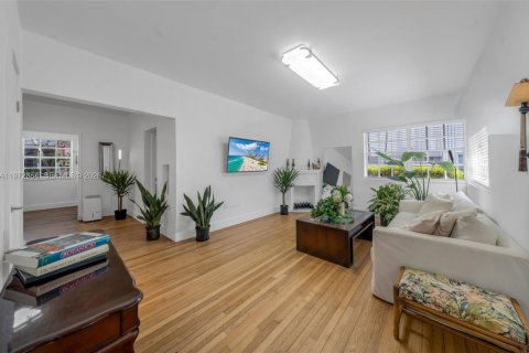 Купить кондоминиум в Майами-Бич, Флорида 1 спальня, 65.03м2, № 2040627 - фото 3