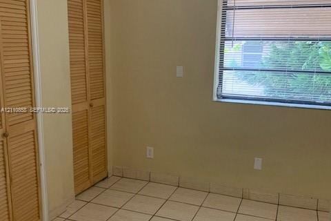 Commercial property in Miami, Florida 306.21 sq.m. № 2433830 - photo 3