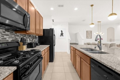 Townhouse in Davenport, Florida 4 bedrooms, 202.9 sq.m. № 1592821 - photo 12